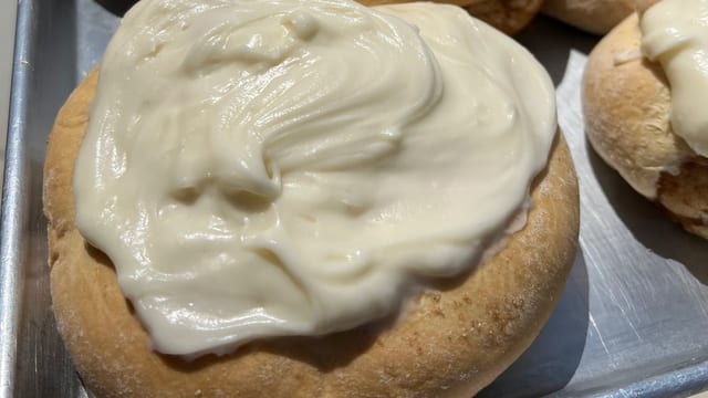 Cinnamon Roll.